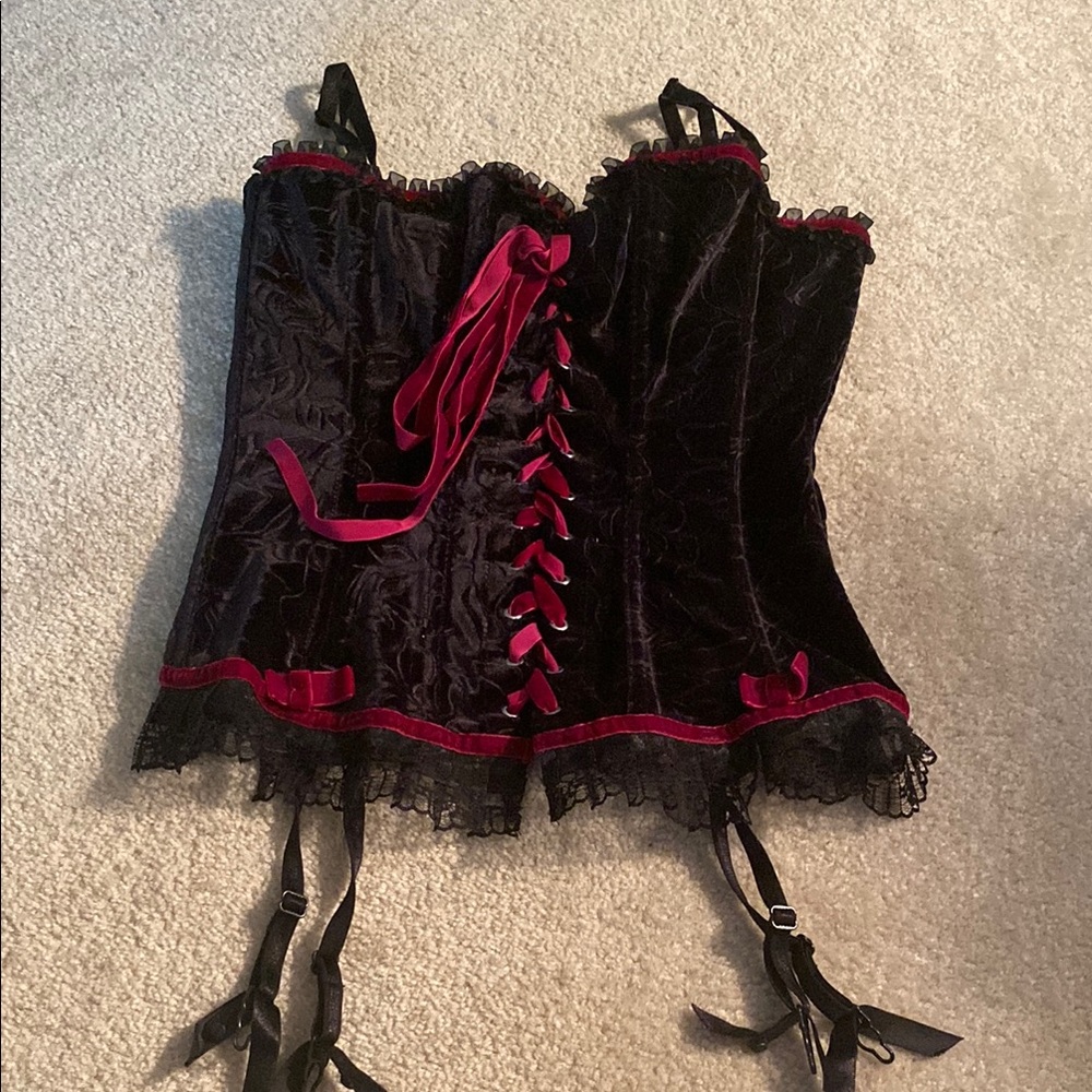 Lovers lane brand velvet corset. Back hooks and push up bra inside